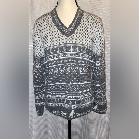 Women’s Woolrich V‎ neckline winter Nordic white gray knit sweater Sz medium - Picture 1 of 12
